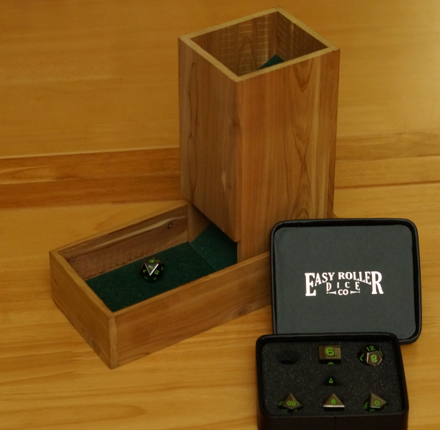 Image: Easy Roller dice in tray and carrying case